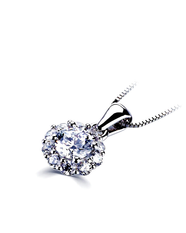 Round Brilliant Halo Diamond Pendant